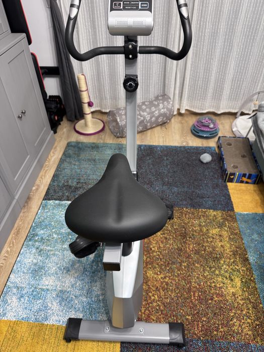 Bicicleta magnetica FitTronic 601B, volanta 9kg, greutate suportata 120kg, 9 trepte de rezistenta
