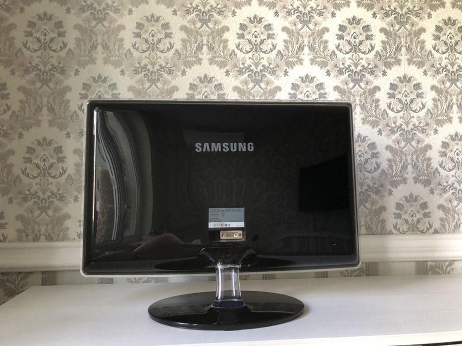 Монитор Samsung Syncmaster P2270