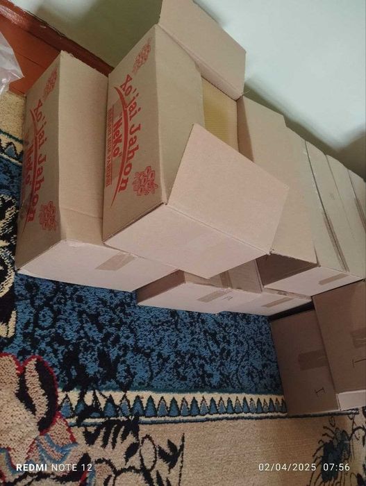 Асалари мум пардаси (вощина) сотилади.