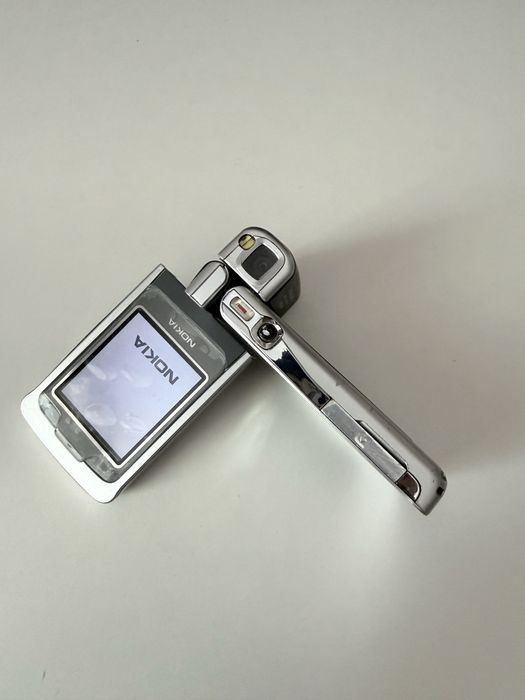 Nokia N90 камерофон