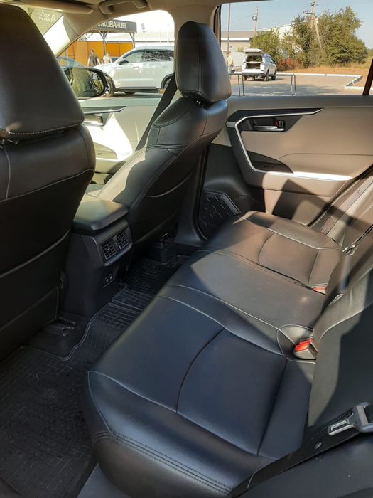 Продаётся RAV4