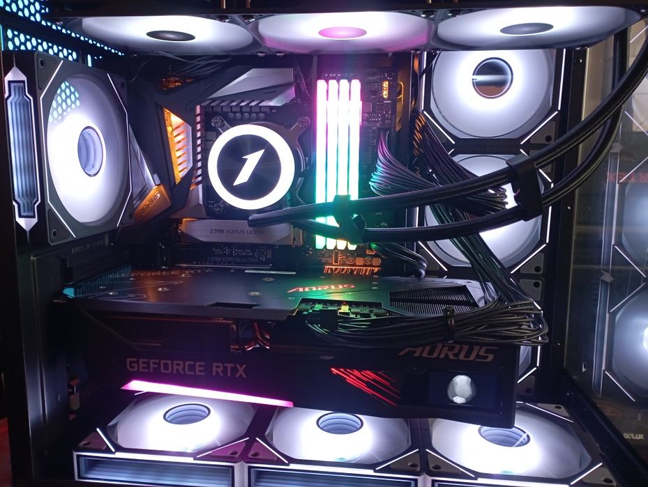 Pc i7 9700k z390Ultra RTX3070ti 32 GB RAM  1tb ssd m2