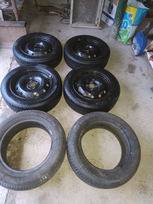 Vind jante Logan  și o janta slim