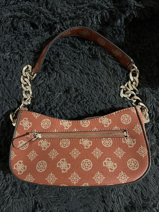 Оригинална чанта Guess неизползвана