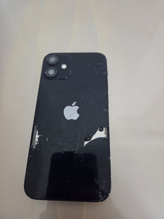 Телефон IPhone 12 mini