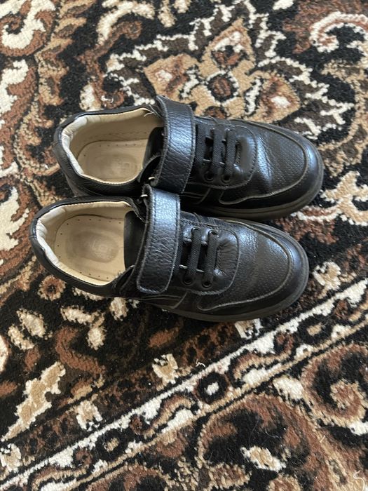 Продам обувь детскую