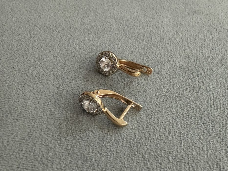 Продам золотые серьги (585 пробы)