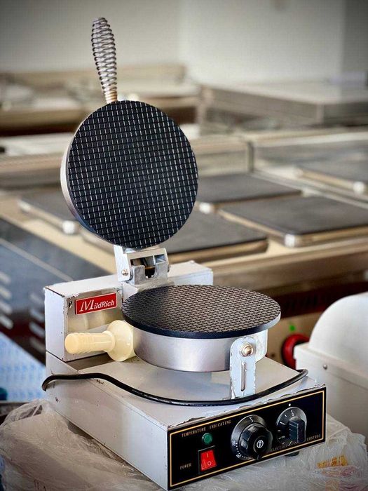 Вафельница  130$