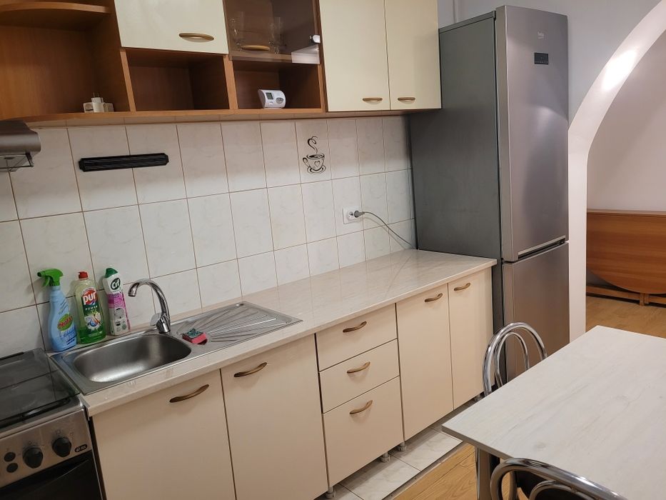 Apartament cu 2 camere de închiriat