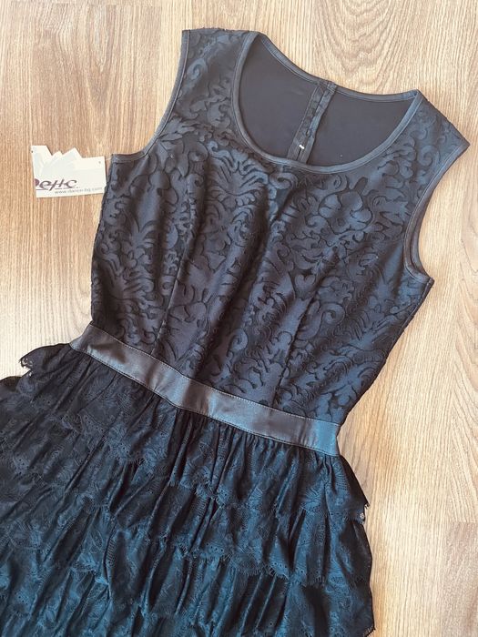 Чисто нова българска черна дантелена рокля