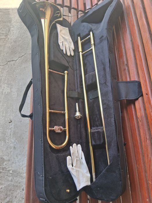 Vând tobă și trombon Clifton scărița