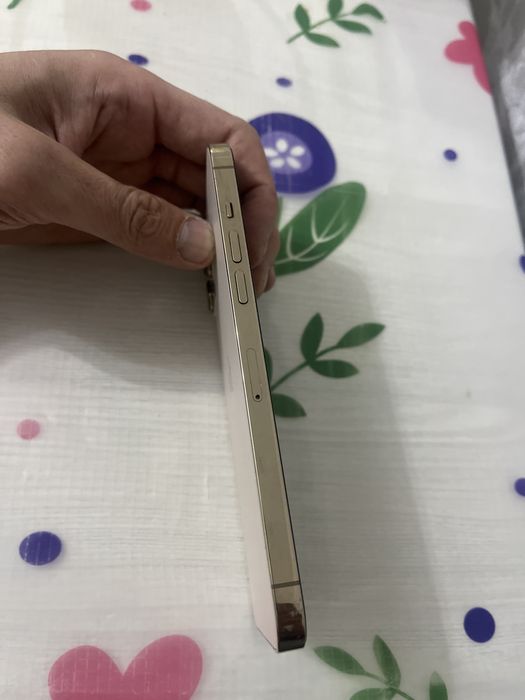 Продам iPhone срочно