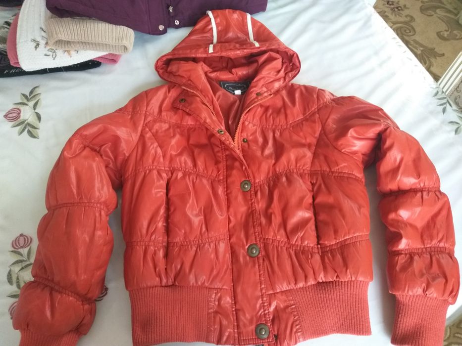 Куртки на девочку