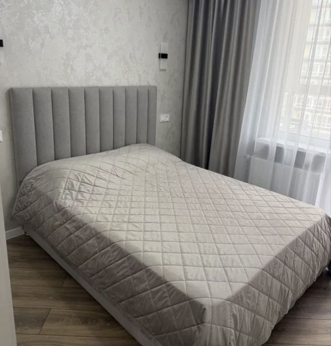 Двуспальная кровать