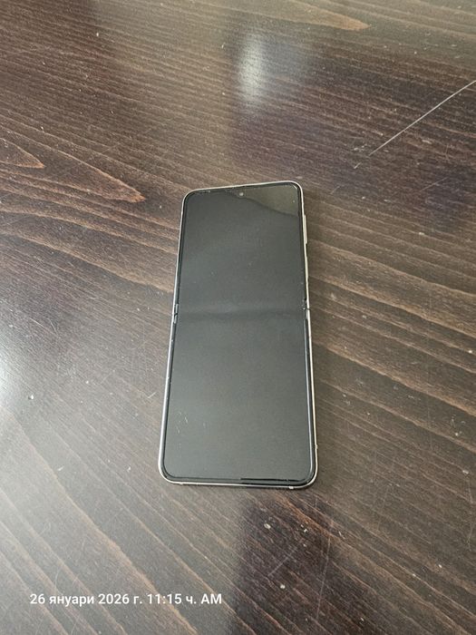 Samsung Z flip 5 В гаранция.