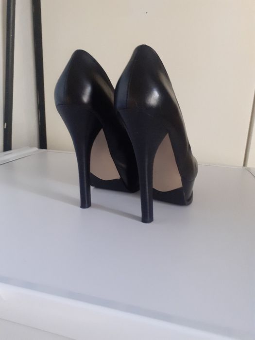 Продам туфли кожаные новые.