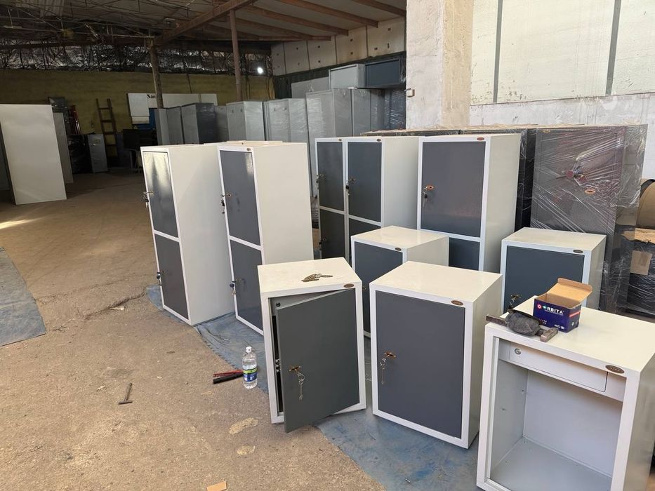 Сейф металлический