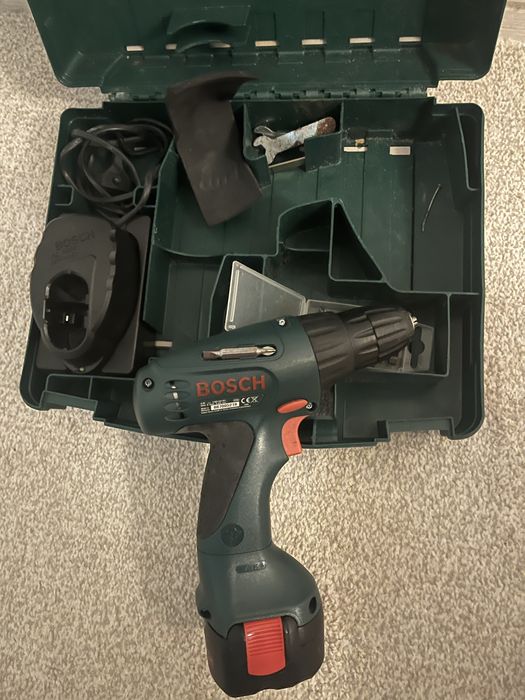 Masina de gaurit si infiletat Bosch PSR 960cu acumulator si incarcator