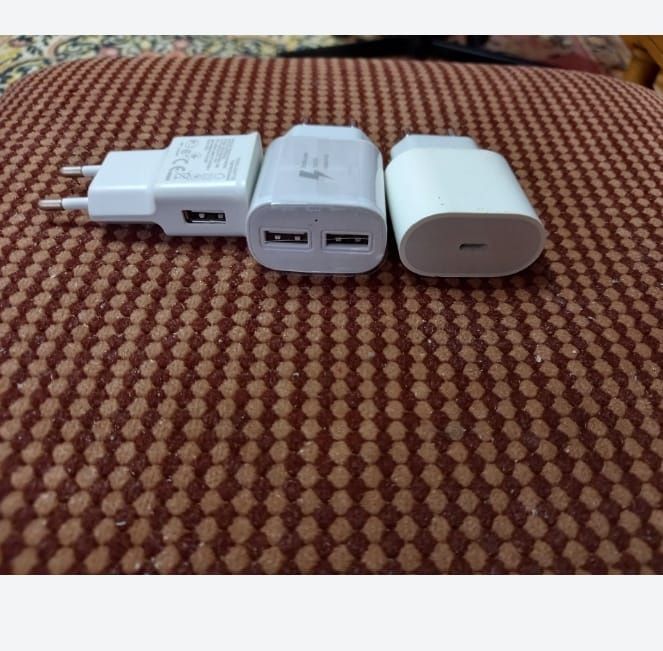 Cablu și incarcator  pentru telefon