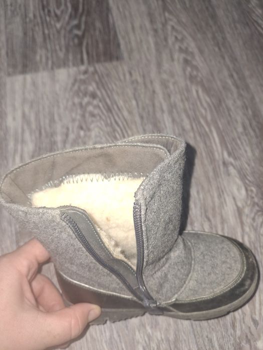 Продам детские сапожки