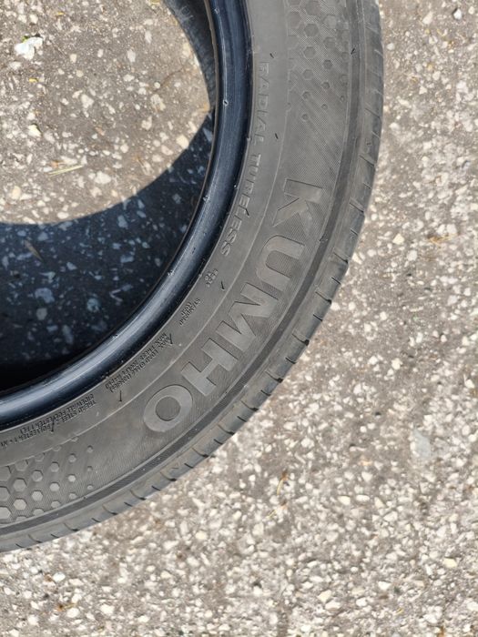 Продавам комплект 4бр.гуми Kumho 205/55 R16 летни