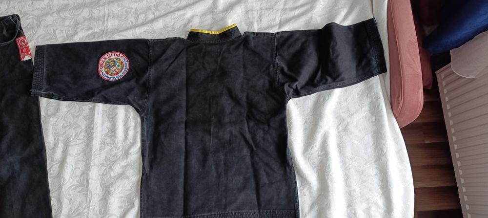 Costum Qwan Kido 123 cm +emblema