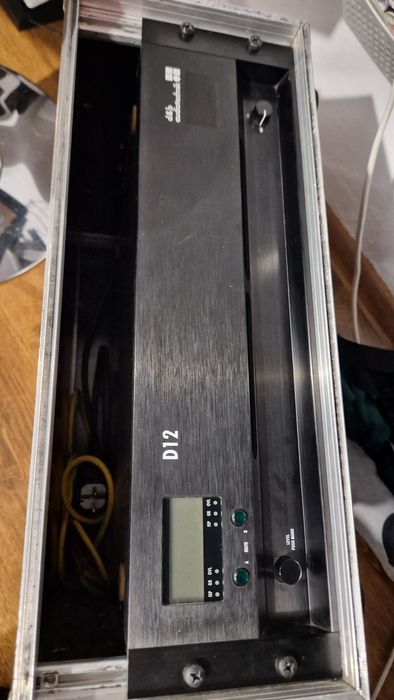 Amplificator d&b audiotechnik D12(dynacord lx2200)
