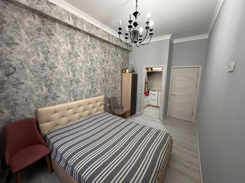 Продаётся двухкомнатная на м-в Риезий. Паркентский ( новостройка )