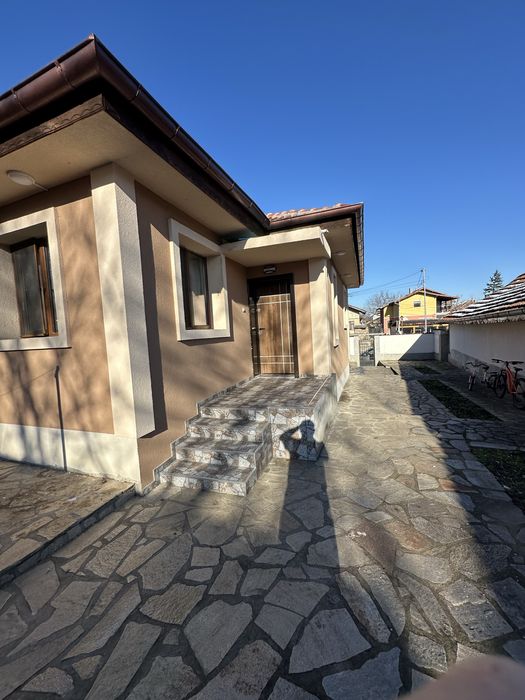 къща луковит за продаване