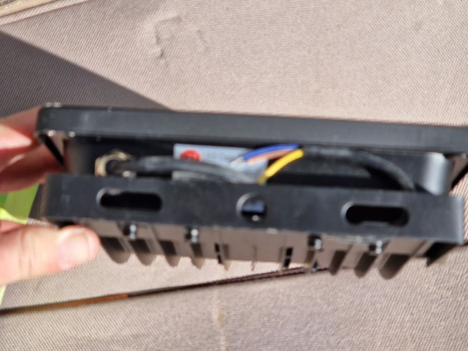 Vând lămpi electrice pentru exterior