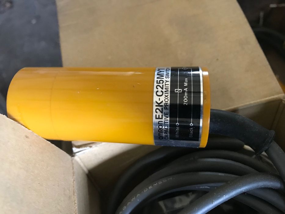 Индуктивен датчик (сензор) Omron Япония