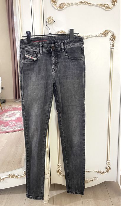 Женсике джинсы Diesel