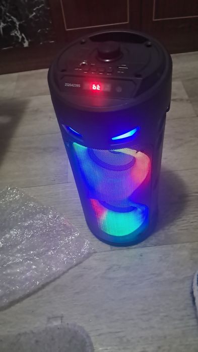 Продаю колонки.читают все.