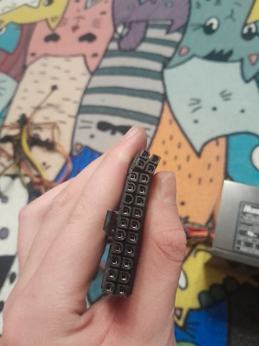 Продам блок питания Huntkey