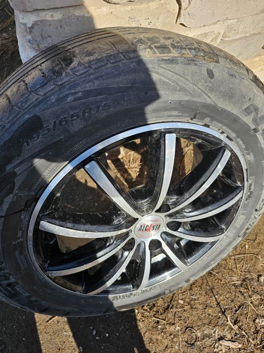 Продам диски 2 комплектами балонов