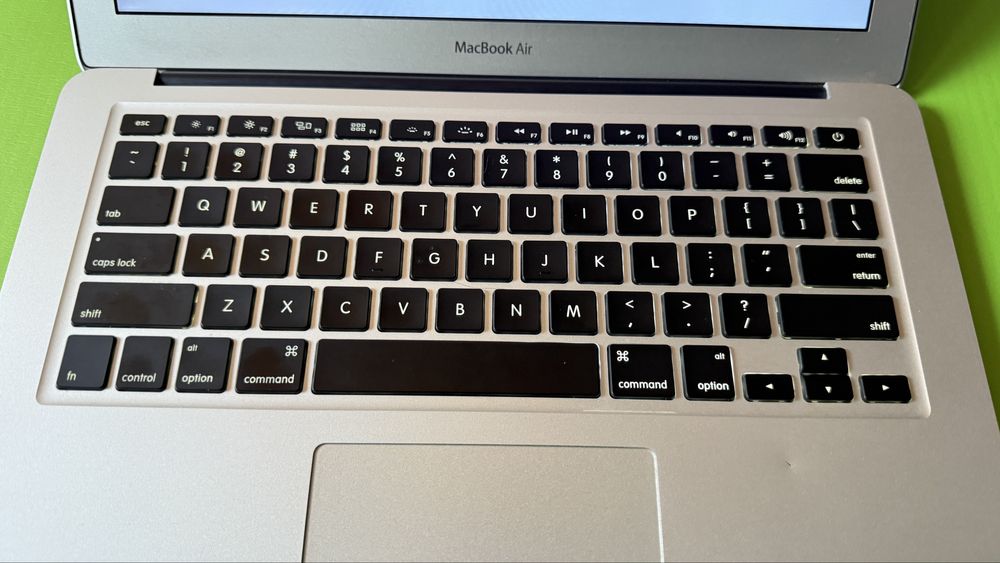 MACBOOK AIR 13.3/1.7GHz/4GB/128GB