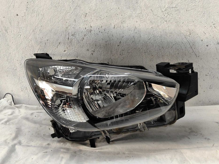 Оригинален фар Мазда 2  Mazda 2