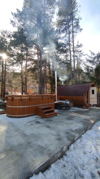 Дървен басейн,изграден изцяло от дърво,може и дюзи за джакузи