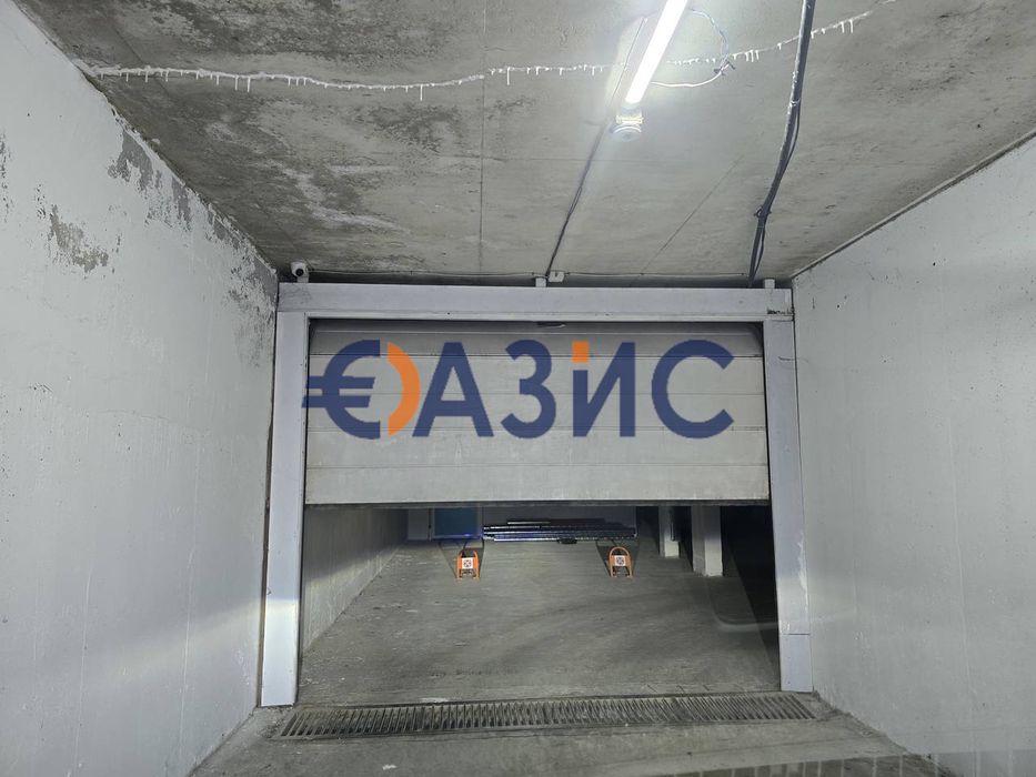 Голям подземен Гараж в сграда Златна рибка, Несебър, България, 33,44