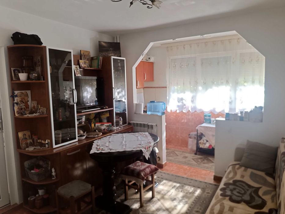 Vanzare apartament o camera