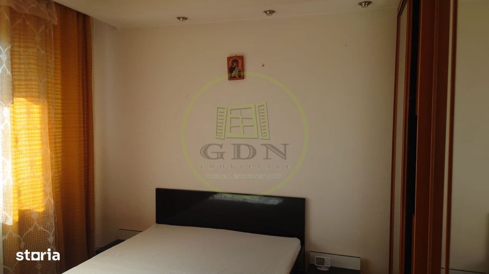 Apartament de vanzare doua camere decomandat, Vasile Aaron!