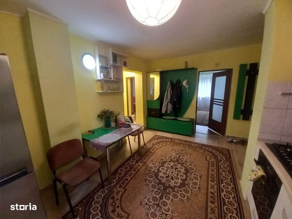 Apartament 3 camere, 64 mp, zona Sasar
