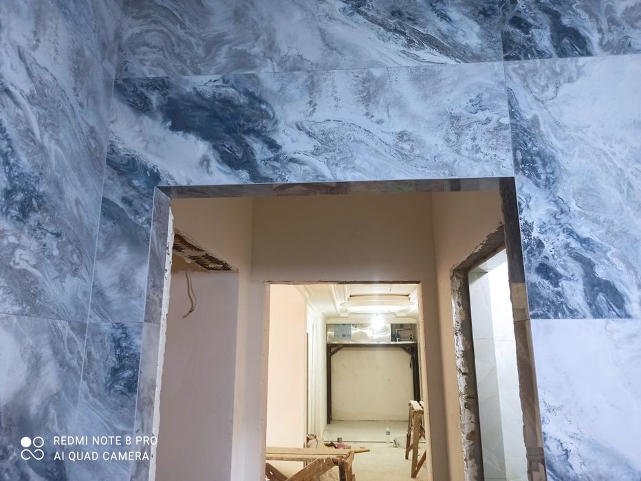 Уста кафелчи плиточник