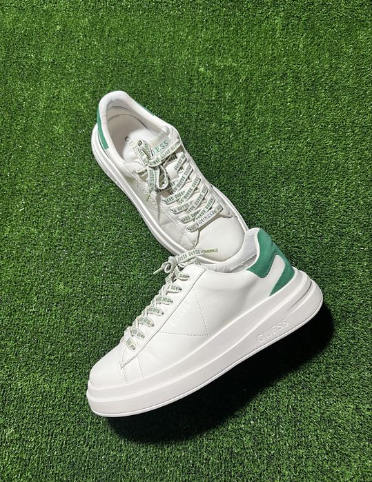 Adidasi Guess.