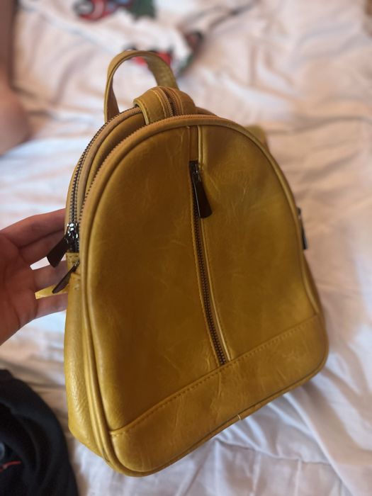 Дамска раница.