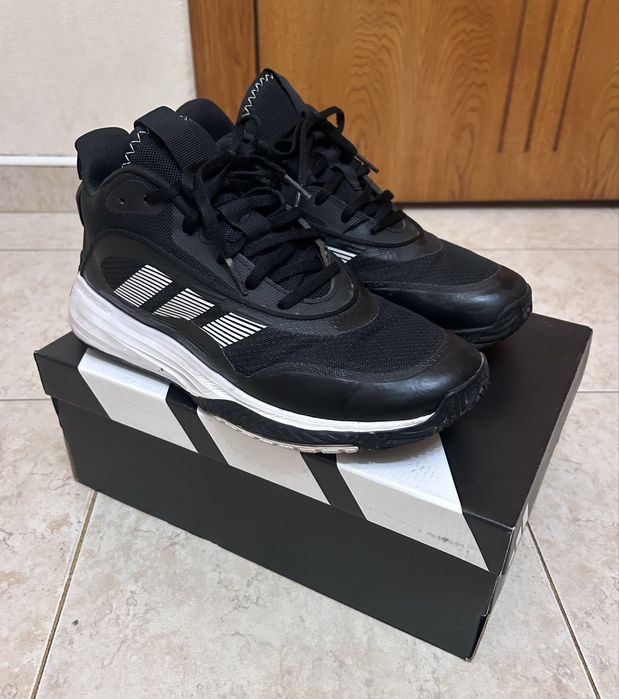 Маратонки Adidas Own the game