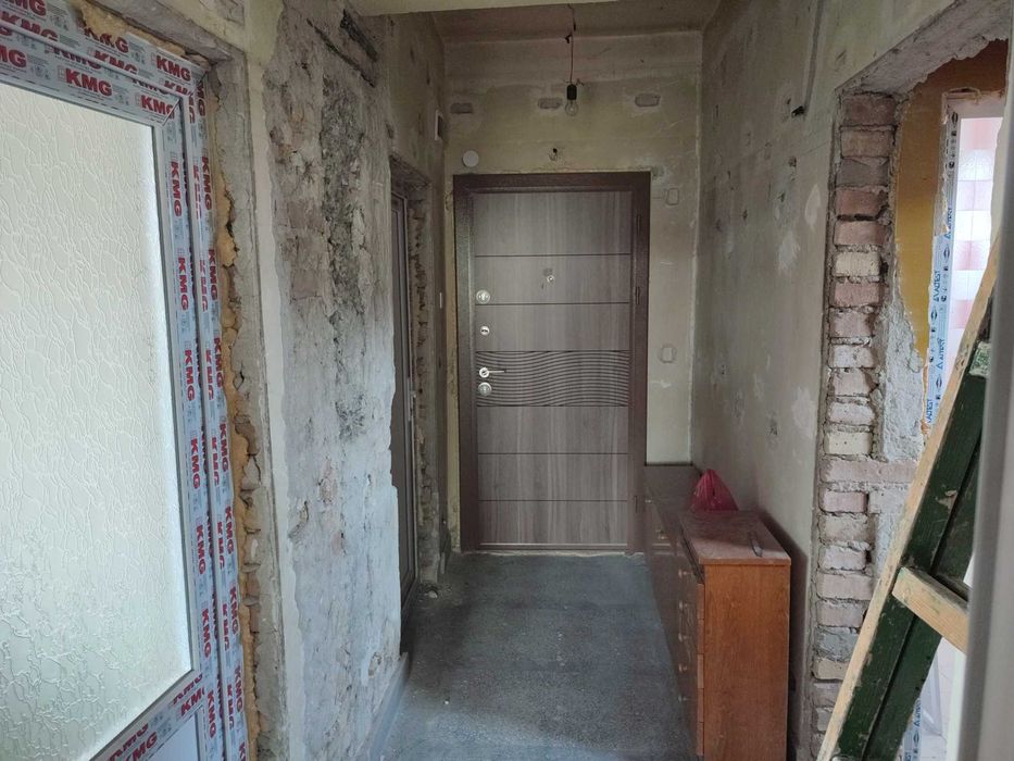 Продава се Четиристаен апартамент в Търговище, Център - 95 кв.м за 966 €/кв.м - Снимка #12