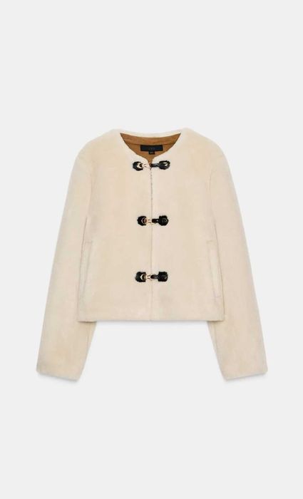 Яке с изкуствен косъм zara