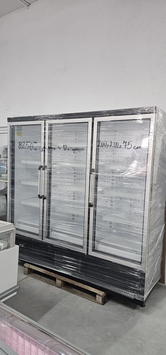 Крайстенна хладилна витрина 200х200х75см