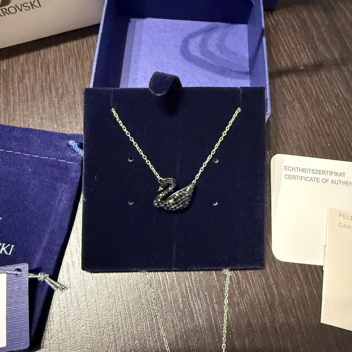 Lantisor Swarovski Black Platinum Little Swan